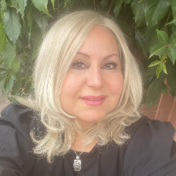 Single Iranian woman in Frankfurt am Main, Deutschland, Germany