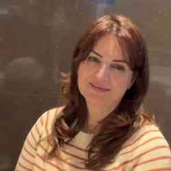 Single Iranian woman in Richmond Hill, ON, Canada