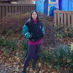 Single Iranian woman in Reston, VA, United States