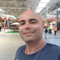 Single Iranian man in Düsseldorf, Deutschland, Germany