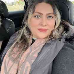 Single Iranian woman in Toronto, ON, Canada