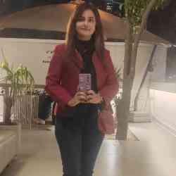 Single Iranian woman in Shiraz, Fars Province, Iran