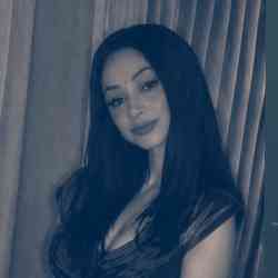 Single Iranian woman in London, UK, United Kingdom