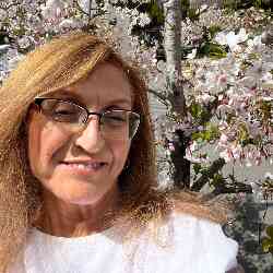 Single Iranian woman in Oakland, CA, United States
