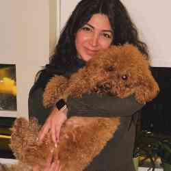 Single Iranian woman in Vancouver, BC, Canada