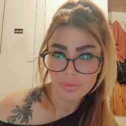 Single Iranian woman in Salford, England, United Kingdom
