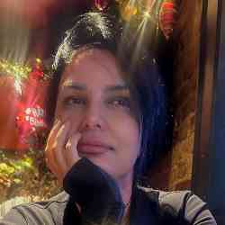 Single Iranian woman in Toronto, ON, Canada