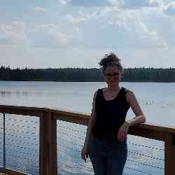 Single Iranian woman in Moncton Parish, New Brunswick, Canada