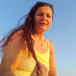 Single Iranian woman in Kotka, Suomi, Finland