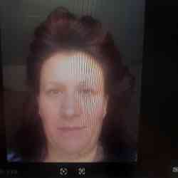 Single Iranian woman in London, UK, United Kingdom