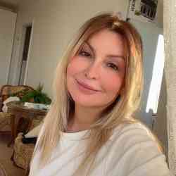 Single Iranian woman in Shepparton, VIC, Australia