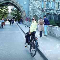 Single Iranian woman in New York, NY, United States