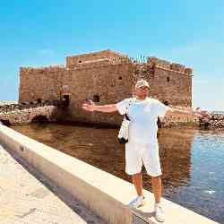 Single Iranian man in Dubai, United Arab Emirates, United Arab Emirates