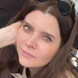 Single Iranian woman in Tehran, Tehran Province, Iran