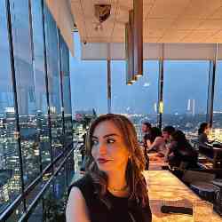 Single Iranian woman in Montreal, Quebec, Canada