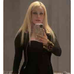 Single Iranian woman in Toronto, ON, Canada