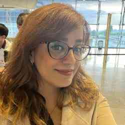 Single Iranian woman in Barcelona, Spain, Spain