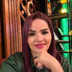 Single Iranian woman in Baku, جمهوری آذربایجان, Azerbaijan
