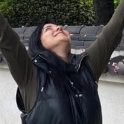 Single Iranian woman in London, UK, United Kingdom