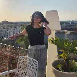 Single Iranian woman in Neuss, Germany, Germany