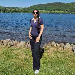 Single Iranian woman in London, UK, United Kingdom
