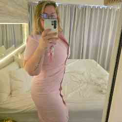 Single Iranian woman in London, UK, United Kingdom