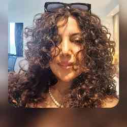 Single Iranian woman in London, UK, United Kingdom