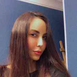 Single Iranian woman in Dubai, United Arab Emirates, United Arab Emirates