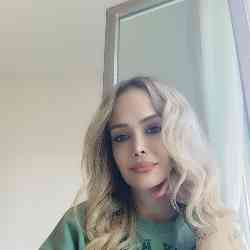 Single Iranian woman in Istanbul, İstanbul, Turkey