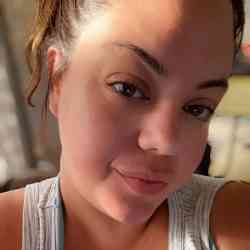 Single Iranian woman in Looe, UK, United Kingdom