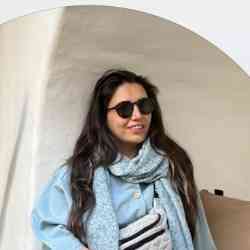 Single Iranian woman in Toronto, ON, Canada