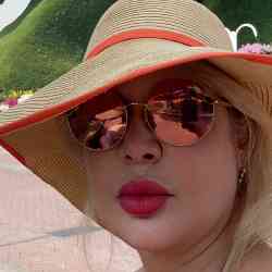 Single Iranian woman in California City, CA, United States