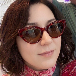 Single Iranian woman in Toronto, ON, Canada