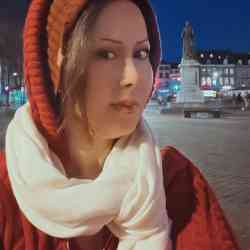 Single Iranian woman in London Borough of Hillingdon, UK, United Kingdom