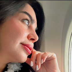 Single Iranian woman in Porto, Portugal, Portugal