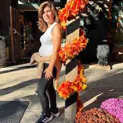 Single Iranian woman in Los Angeles, CA, United States
