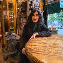 Single Iranian woman in Shiraz, Fars Province, Iran