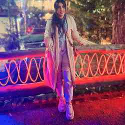 Single Iranian woman in Shiraz, Fars Province, Iran