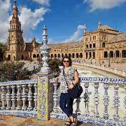 Single Iranian woman in London, UK, United Kingdom