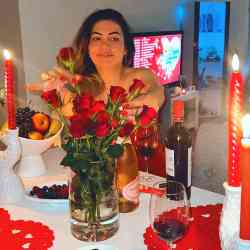 Single Iranian woman in London, UK, United Kingdom