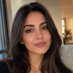 Single Iranian woman in London, UK, United Kingdom