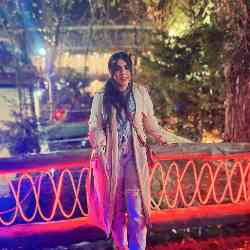 Single Iranian woman in Shiraz, Fars Province, Iran