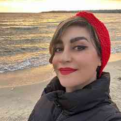 Single Iranian woman in Tabriz, East Azerbaijan Province, Iran