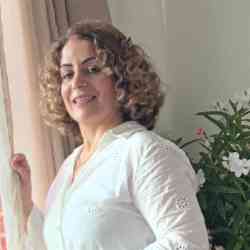 Single Iranian woman in Cardiff, UK, United Kingdom