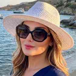 Single Iranian woman in London, UK, United Kingdom