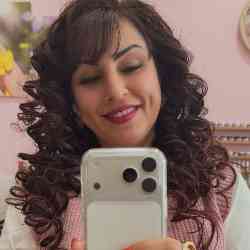 Single Iranian woman in Melbourne, VIC, Australia