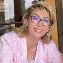 Single Iranian woman in Irvine, CA, United States