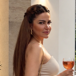 Single Iranian woman in Istanbul, İstanbul, Turkey