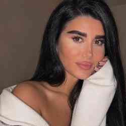 Single Iranian woman in Muscat, Oman, Oman