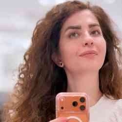 Single Iranian woman in Toronto, ON, Canada